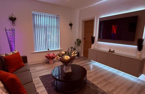 Cradley Apartamento | 124B Modern Suite 1 bedroom apartment