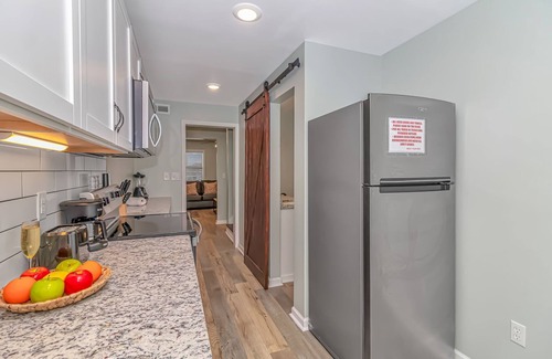 Garden City Condominio | 125 Atlantic Avenue Unit I - Pet Friendly! Walk To The Beach and Pier! 1BR -1BA