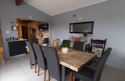 Bluff Casa | 125 on G