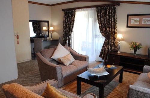 Bedfordview Casa | 125 on Van Buuren Road Guest House