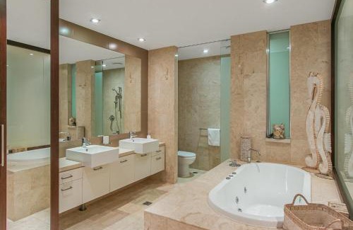 Casuarina Apartamento | 126 Santai - Ground Floor Studio Apartment by uHoliday