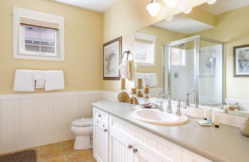Oroville Casa | 129 Malarkey Lane (Beach Front)