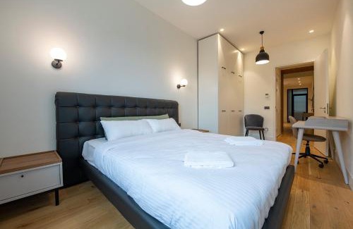 Oisterwijk Apartamento | 12A, Luxury & Unique, Cinema, Terrace, Stunning View, Central Location!
