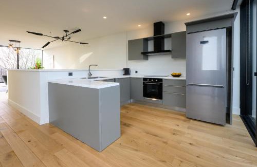 Oisterwijk Apartamento | 12A, Luxury & Unique, Cinema, Terrace, Stunning View, Central Location!