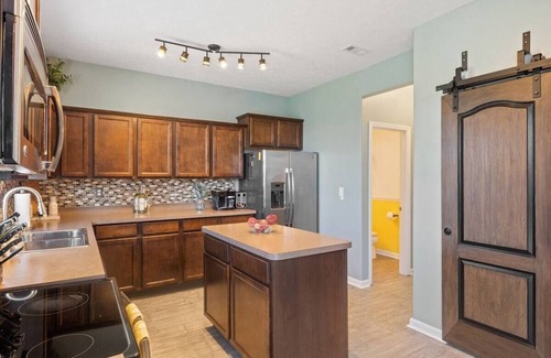 Jeffersonville - Clarksville Casa | 12Mins To Louisville, Gameroom, Patio&Grill - RusticElephant