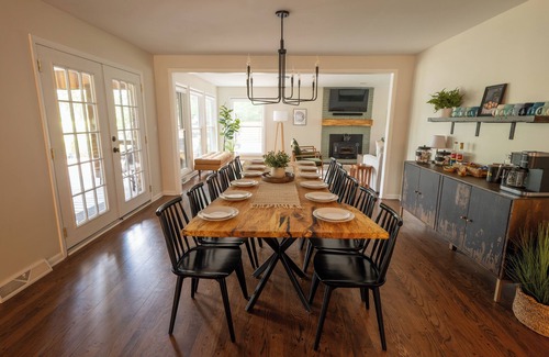 Ravenna Casa | 12p Hot tub, Rock Climb Wall, Pickleball, B-ball