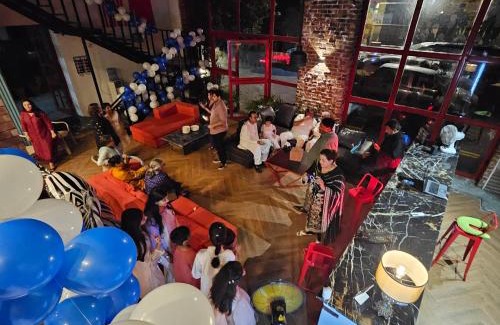 Lahore Hotel | 12th Avenue