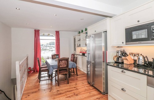 Dartmouth Apartamento | 13 Above Town