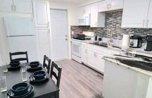 Highpoint Apartamento | # 13 Clearwater airport home