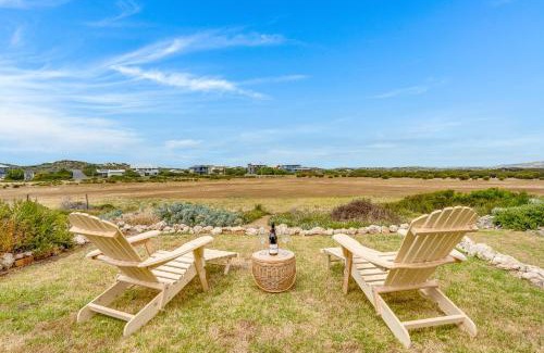 Goolwa Beach Casa | 13 Kightley Rd - BYO Linen - Pets Negotiable - Wi-Fi