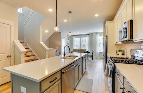 Goose Creek Casa | 13 Mi to Dtwn Charleston: Quiet Townhome
