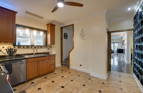 Maywood Casa | 13 Mi to Dtwn Chicago: Maywood Home w/ Fireplace