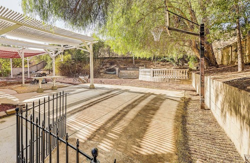 Corona Casa | 13 Mi to Dtwn Riverside: SoCal Family Home!