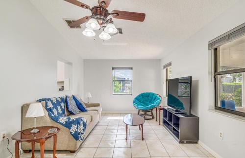 Spring Hill Casa | 13 Mi to Hudson Beach Spring Hill Home with Lanai