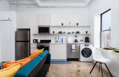 Uptown Apartamento | 13 mins DT|4 mins Lake | Majestic Modern Style
