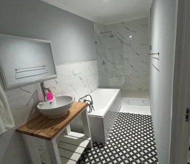 Port Elizabeth Central Casa | 13 on Newington