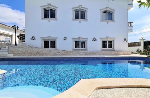 Arnal Casa | 13 Rooms Luxury Villa ( 25-50 Guests ) by Silver Village Residence