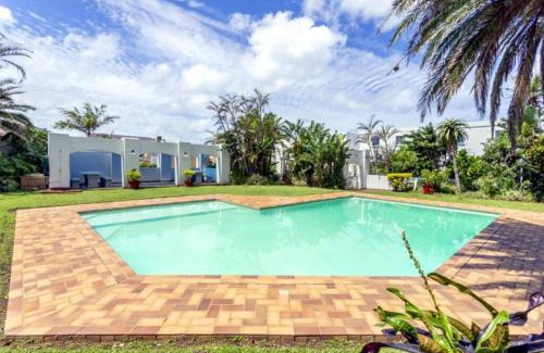 Shaka's Rock Apartamento | 13 Skiathos Beachfront Apartment in Shakas Rock