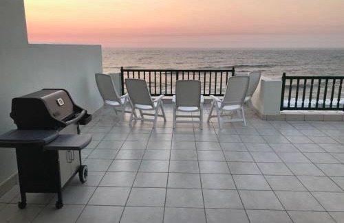Shaka's Rock Apartamento | 13 Skiathos Beachfront Apartment in Shakas Rock