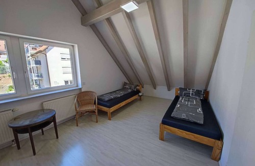 Busenbach Apartamento | 130" SAT-TV Laser Projector Sound balcony 2parking