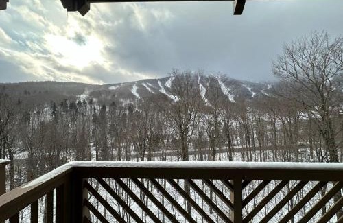 Stowe Area Complejo | 1315 STUDIO The Lodge At Spruce Peak 3rd floor By Stowe Mountain Rentals