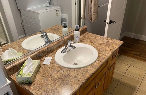 Langford Apartamento | #133 Longspur Dr. Lower Suite