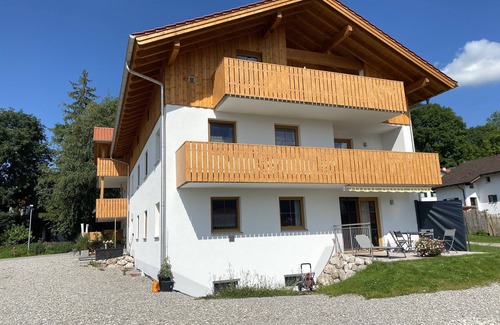 Halblech Apartamento | 133m² apartment in Bayerniederhofen ***** Mountain and castle view