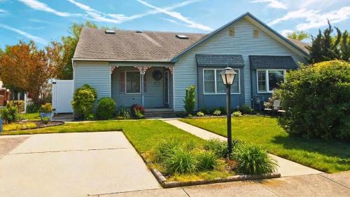 Village Green Casa | 1350 A Wisconsin Ave