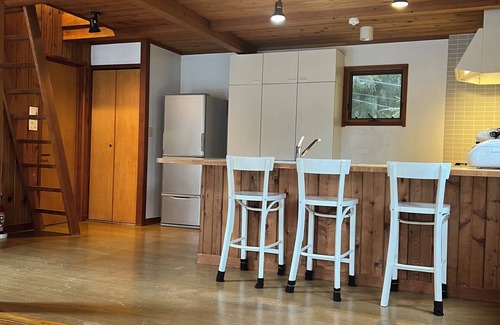 Fujikawaguchiko Cabaña | 136s㎡ Cathedral ceiling cabin/3min walk Lake Saiko/BBQ/5min drive Kawaguchi Lake
