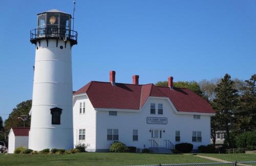 West Chatham Casa | 138 Soundview Avenue Chatham Cape Cod - - The Heron's Nest