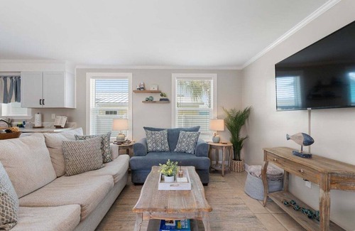 Bid-a-wee Beach Casa | 13900 Millcole Ave - Beachy Bungalow - Sleeps 10