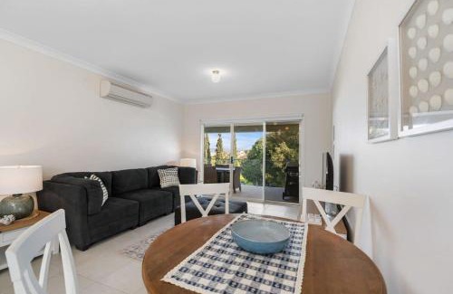 Hayborough Casa | 13A Elliot Ave BYO Linen - SeaViews - Walk to Beach - Bikeway - Wi-Fi
