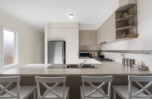 Hayborough Casa | 13A Elliot Ave - SeaViews - Walk to Beach - Bikeway - Wi-Fi