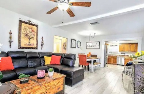 Carrollwood Casa | # 14 @Delightful Cabin Tampa Home by Joyful Moments