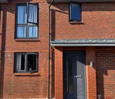 Swindon Casa | 14 Lumb close