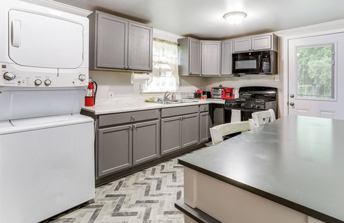 Sunshine Casa | 14 Mi to Downtown Baton Rouge: Plaquemine Retreat