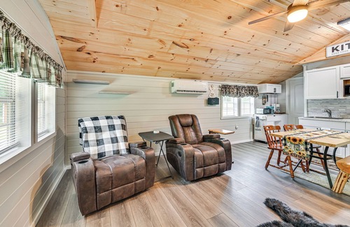 Georgetown Cabina | 14 Mi to Kentucky Horse Park: Creekside Cabin