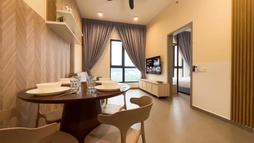 Sungai Penchala Apartamento | 14 Mossaz skypool 5mins to 1U and Ikea atEmpire City by Light House