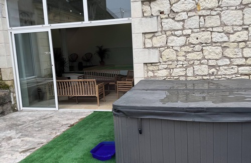 Restigne Casa | 14-person gîte with heated indoor pool, games room and Jacuzzi