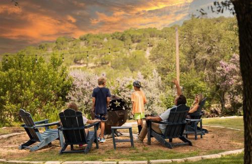 Spicewood Casa | 14 Ppl! Prvt Hot Tubs, Fire-pits 2 Homes, Venue
