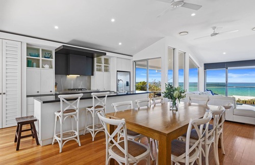 Castaways Beach Casa | 14 Tropicana Rise, Castaways Beach