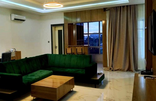 Uyo Apartamento | 1401 Luxury Apartments