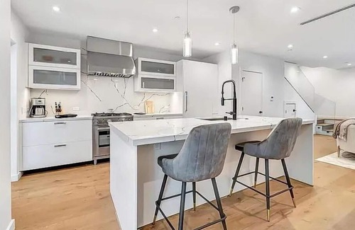 West Hollywood Casa | 1408 N Poinsettia Pl