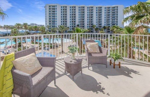 Indian Bayou Condominio | 1411 | Walk to Morgans! Tropical Pools & Amenities Galore!