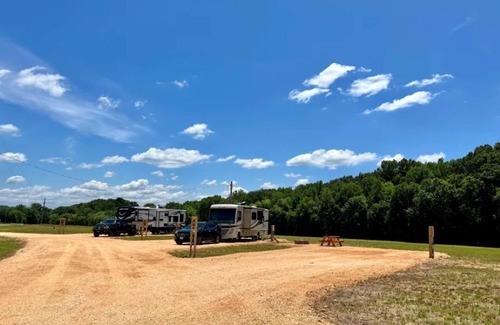 Flatwoods Alquiler De RV | 142B GONE COUNTRY SITE 19