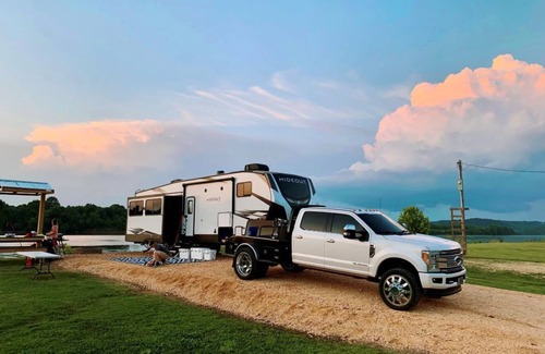 Flatwoods Alquiler De RV | 142B GONE COUNTRY SITE 19