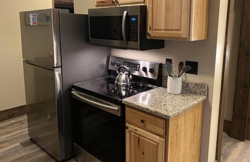 Canton Casa | 144 Our apartment in Canton restaurants 20 min Asheville, WiFi, Whirlpool Tub