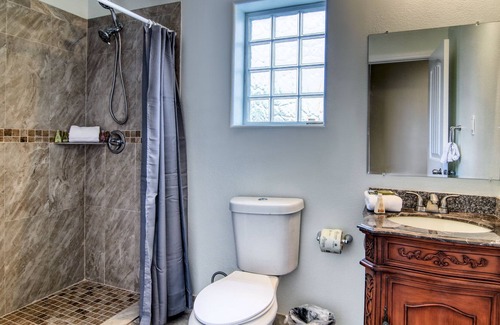 Port Aransas Casa | 146 Beachview Drive Downstairs Bved146 3 Bedroom Home by RedAwning