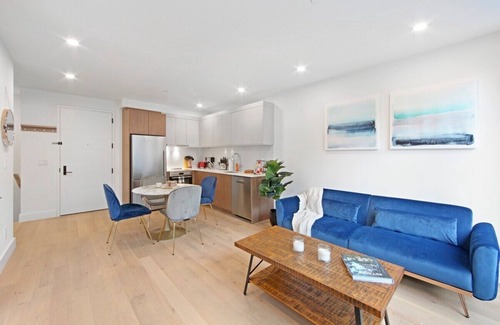 Greenpoint Condominio | 149BK-101 New construction 2BR Private garden W-D