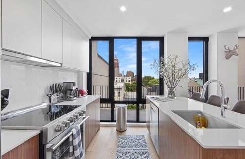 Greenpoint Condominio | 149BK-6A New PH 2BR-2Bath With a Private Terrace & Roof Deck